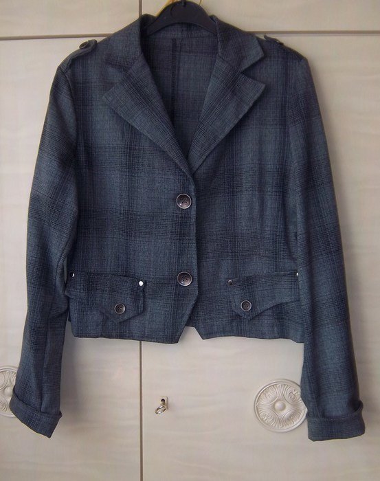 Hübsche Kurz- Jacke