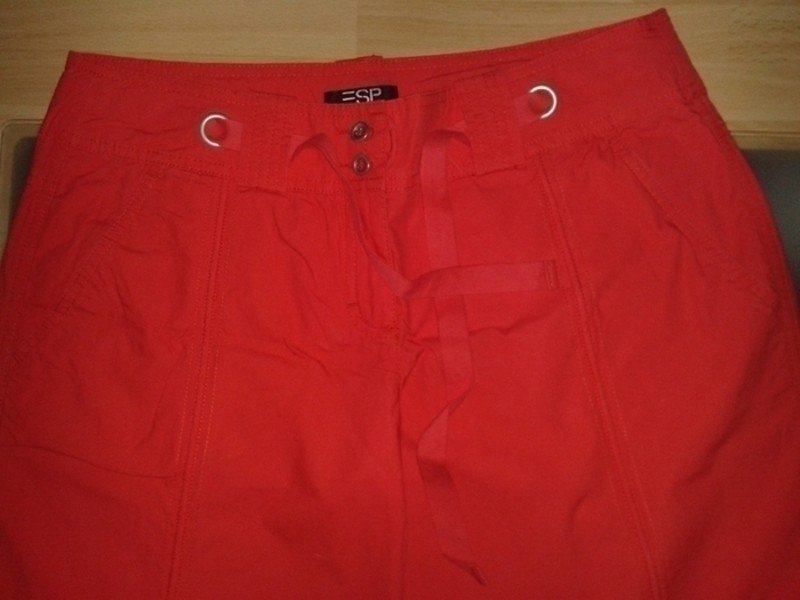 Sehr schöne rote 7/8 Sommer Hose von Esprit Sports