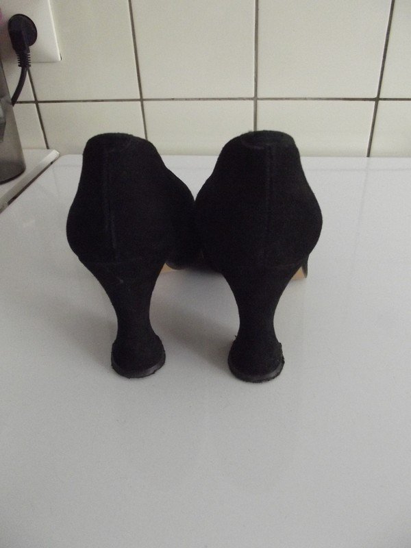  Sehr schöne schwarze Pumps