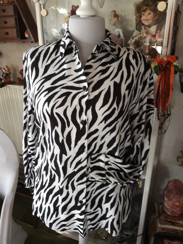 Sehr schöne schwarz/ weiße Bluse 
