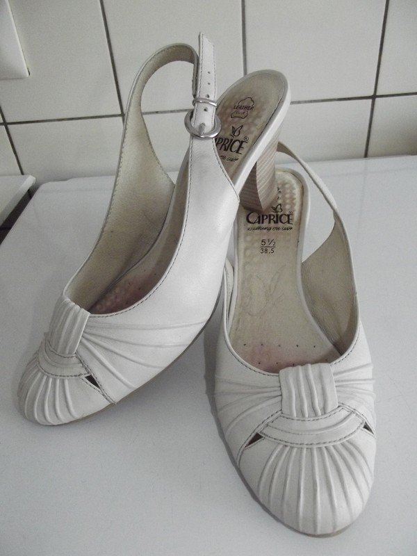 Sehr schöne Leder- Schuhe von Caprice Gr.38,5 / 51/2