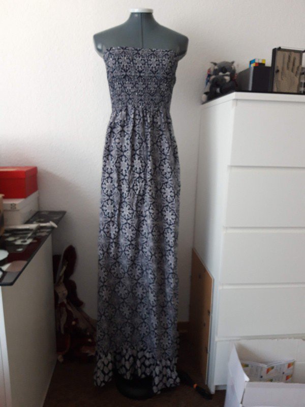 Sehr schönes langes Sommerkleid 