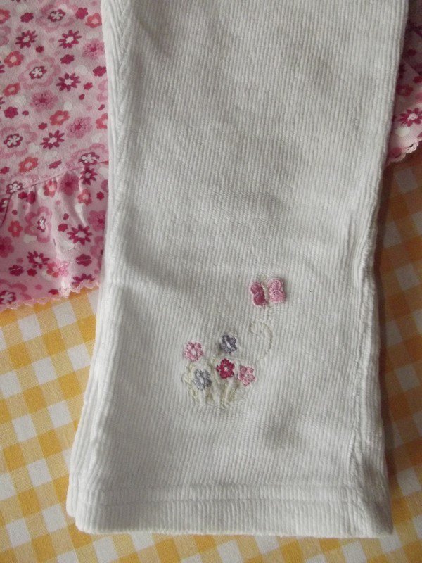 Sehr schöne Feincordhose & Shirt