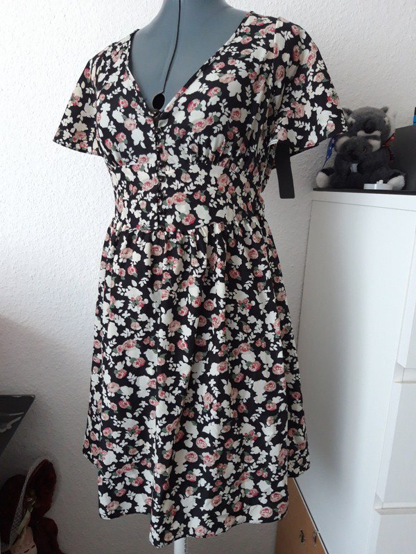 Sehr schönes Sommerkleid Neu! 