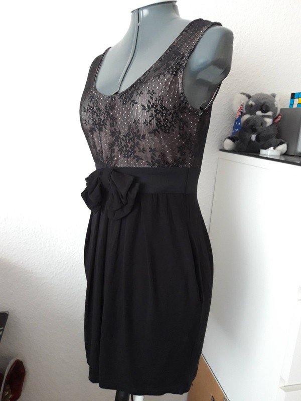 Sehr schönes Kleid von Orsay 