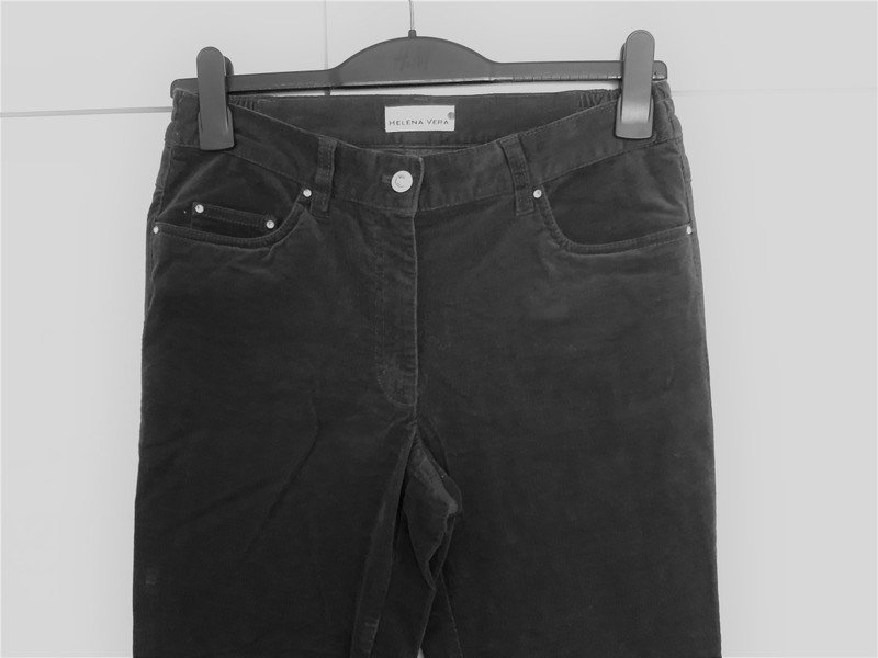 Sehr schöne neue Stretch Feincord-Hose von Helena Vera 