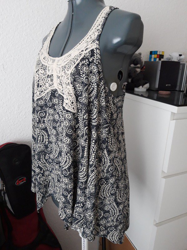 Schönes Sommer Top von Atmosphere 