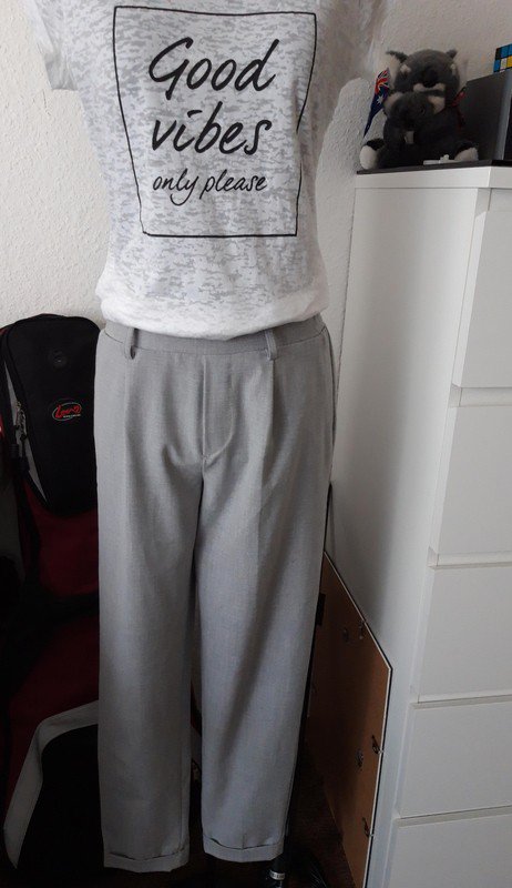 Sehr schöne graue 7/8 Hose von Bershka Top Zustand 