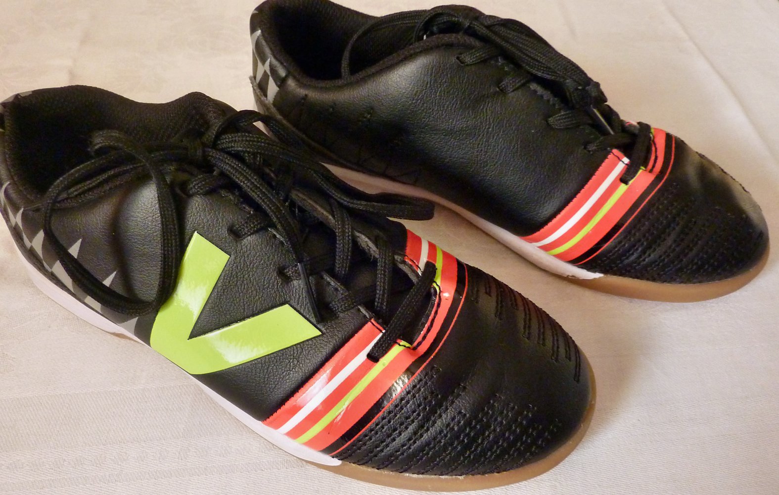 Turnschuhe, Sportschuhe, Hallenschuhe Gr. 34