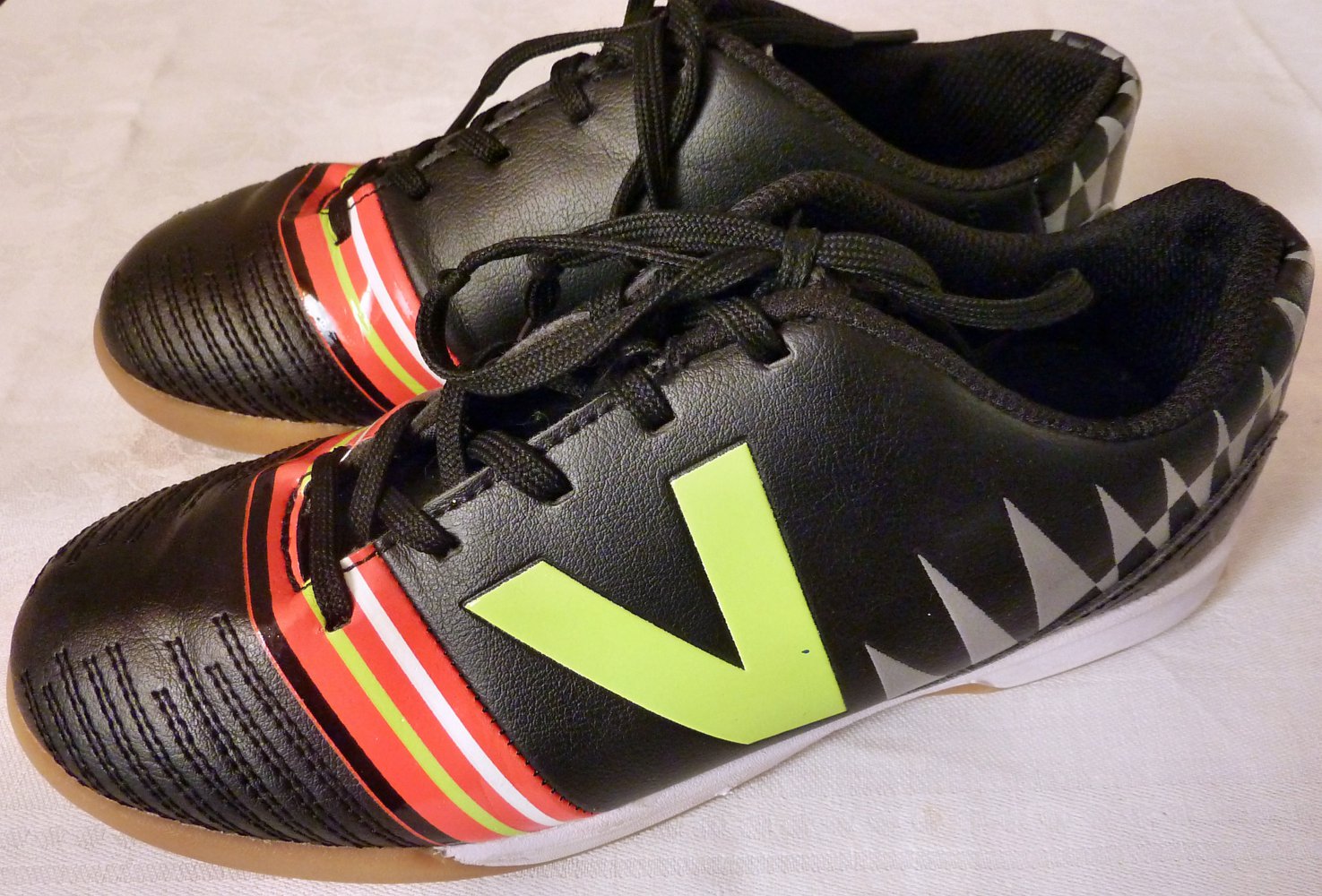 Turnschuhe, Sportschuhe, Hallenschuhe Gr. 34