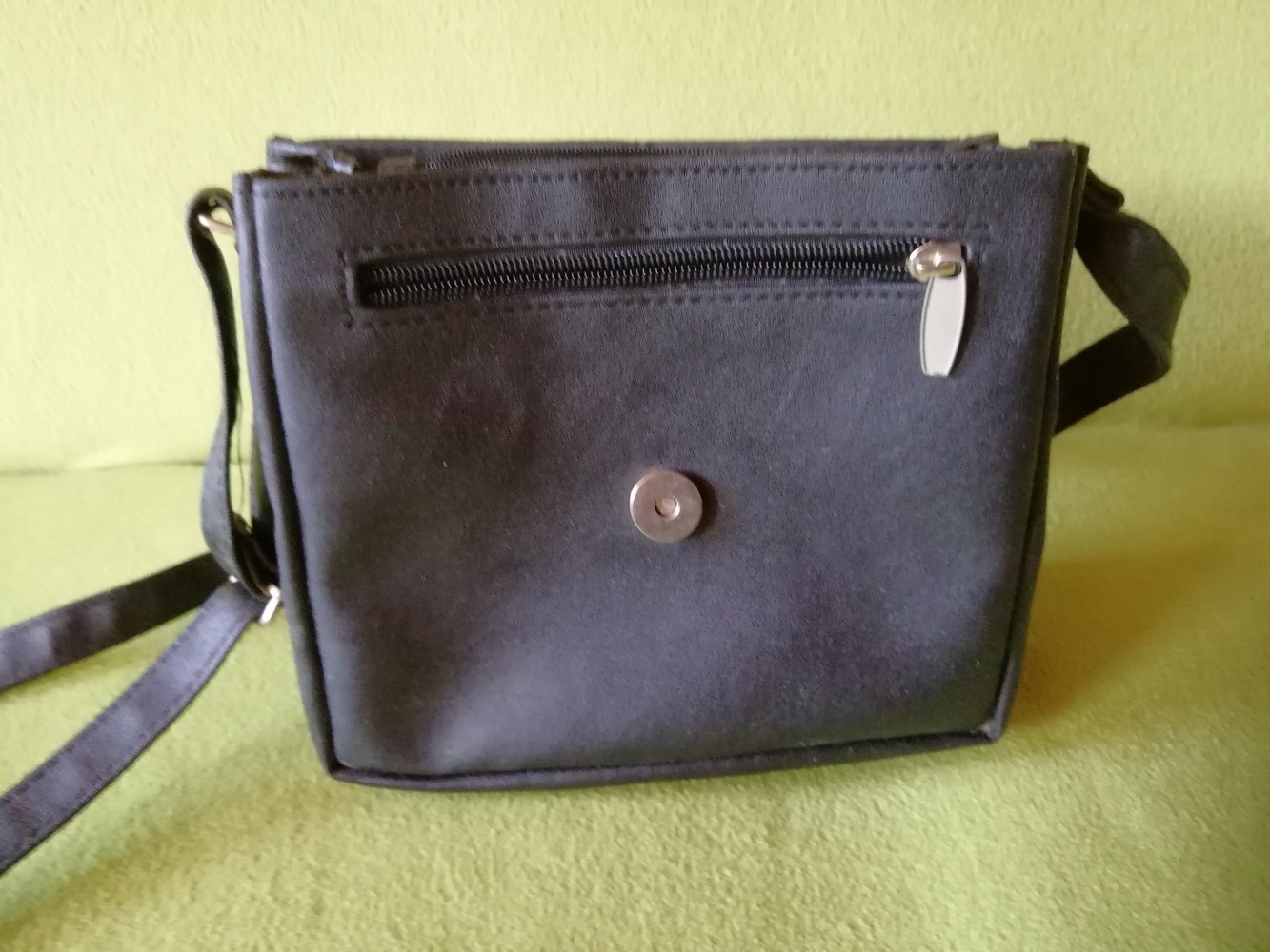  Handtasche klein schwarz Kunstleder