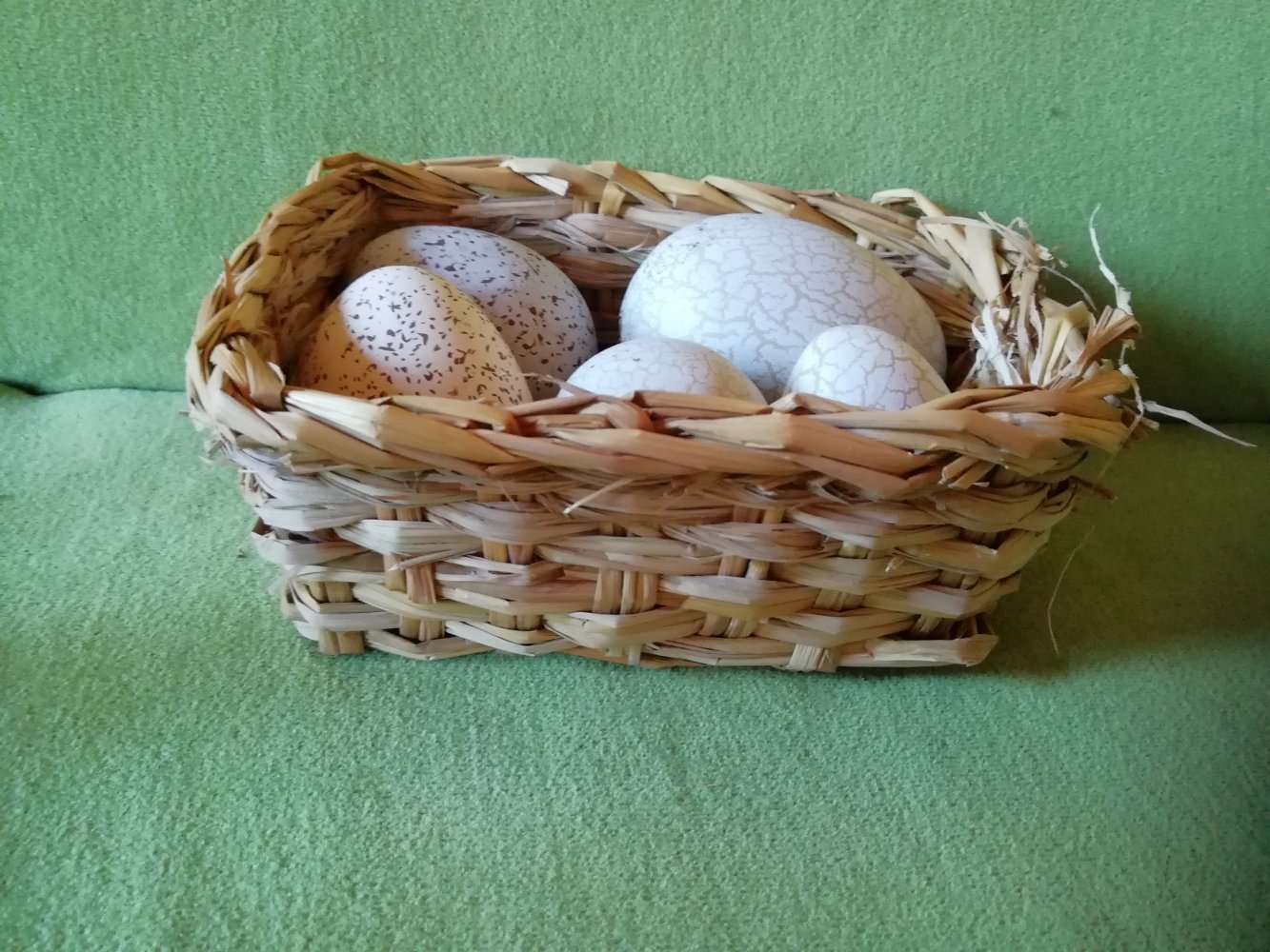  Deko-Osterkorb mit 5 Keramik-Dekoeiern TCM