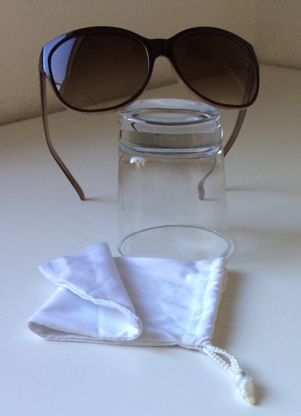 Sonnenbrille für Damen, inkl. Brillenetui