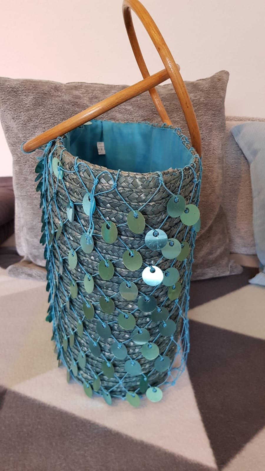 Sehr schöne Korb Tasche Pailletten Türkis
