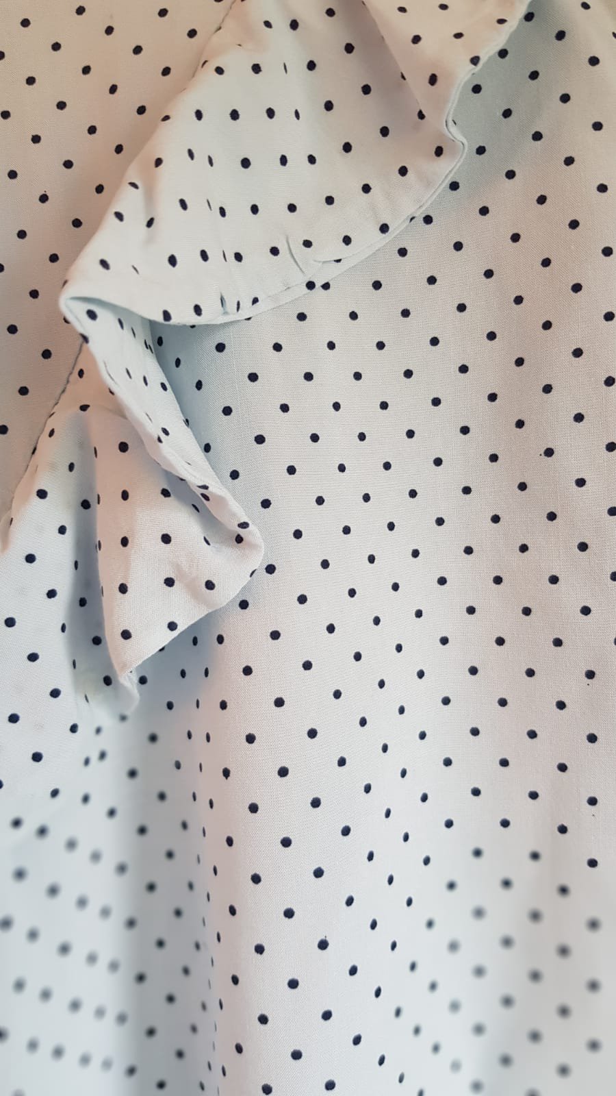 Bluse Hellblau Rüschen Punkte