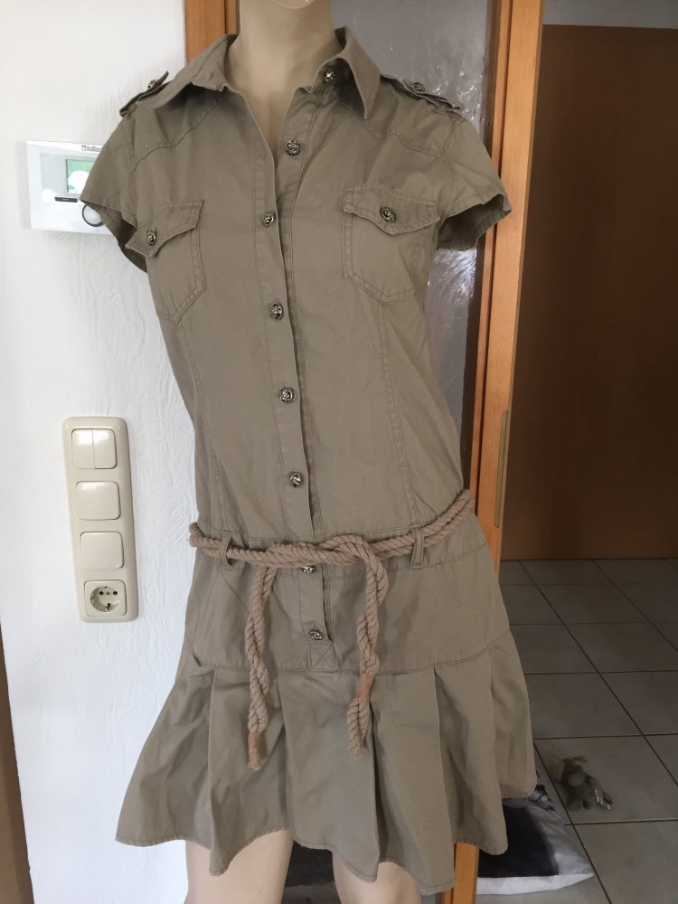 Braunes Kleid 