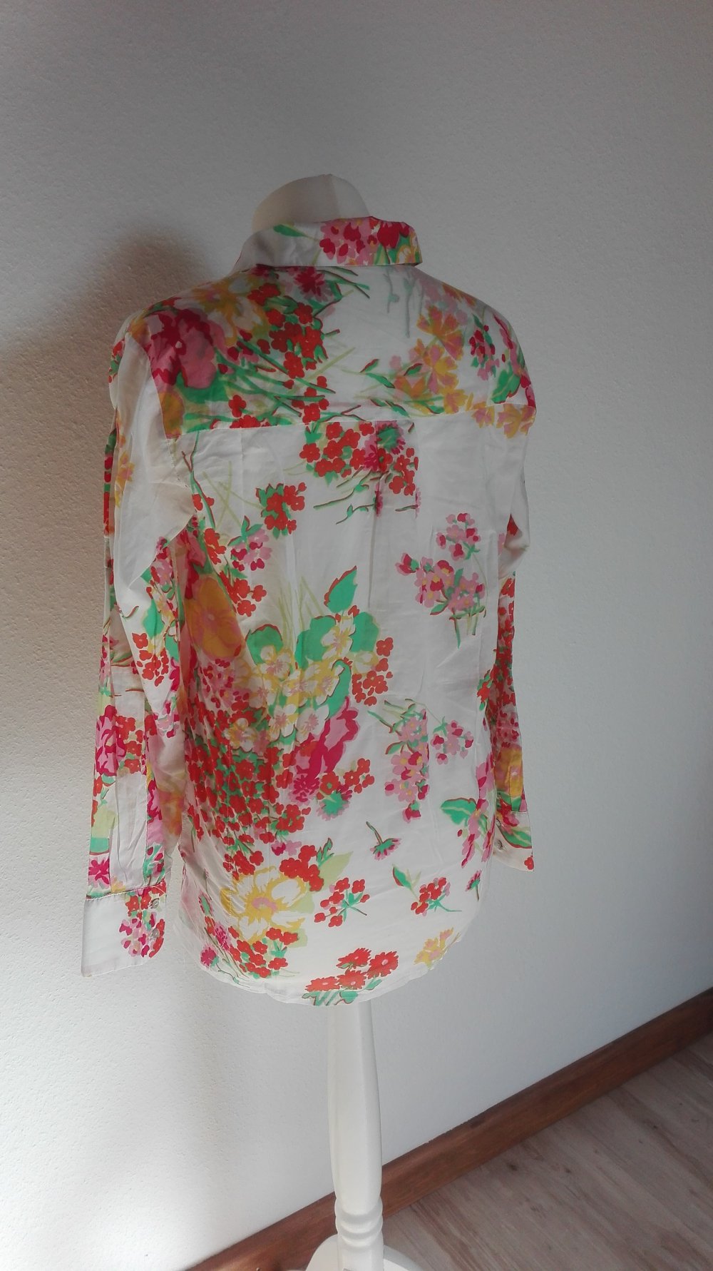 Florale langärmlige Bluse in Größe XS 34 / S 36