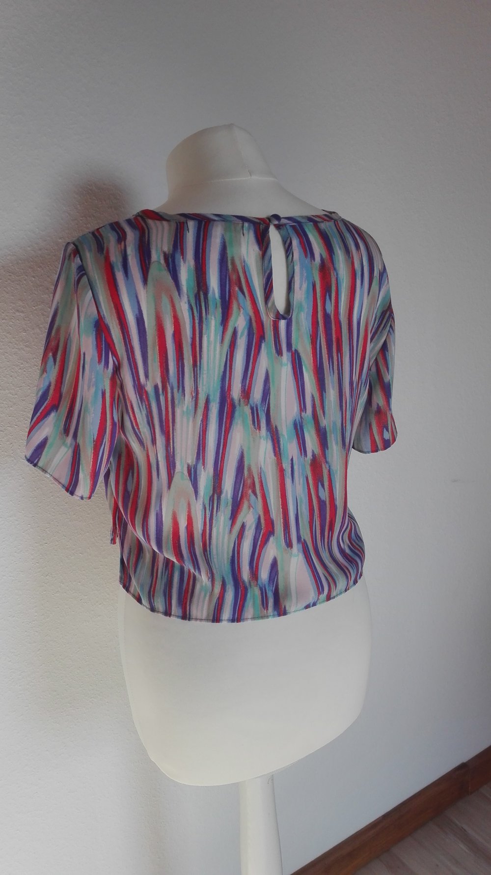 buntes Croptop gestreift von Glamorous Größe S 
