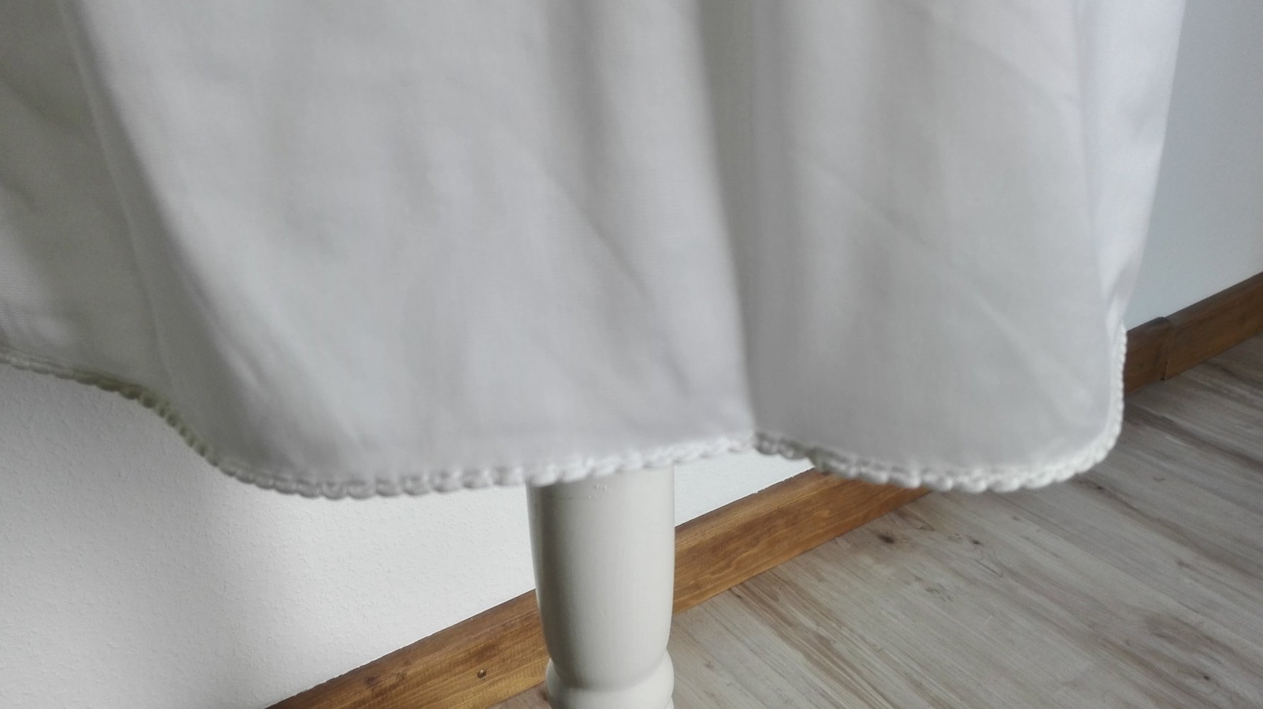 Weißer Unterrock von Triumph in Größe 36 - 42 mit verziertem Saum und Gummibund flexibel größenflexibel