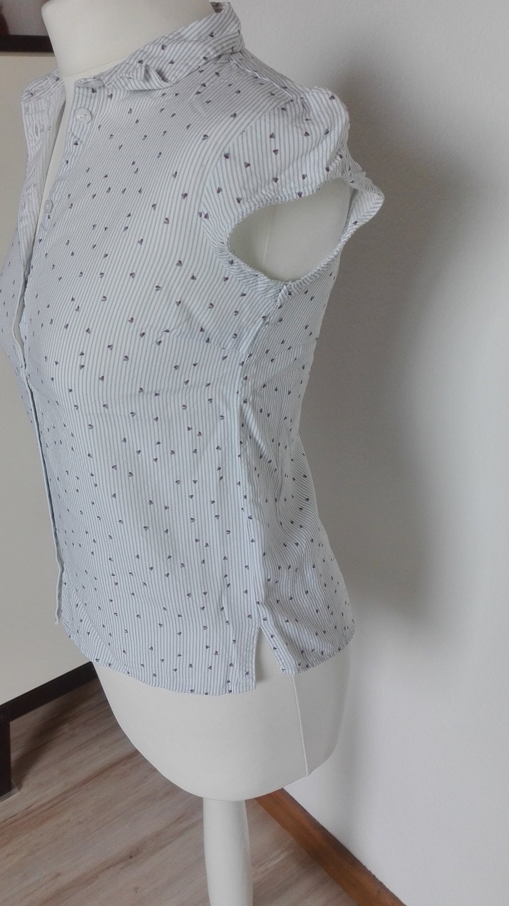 Weiß blau gestreifte Bluse mit Herzen in Größe 34 XS C&A Clockhouse mit leichten Puffärmeln