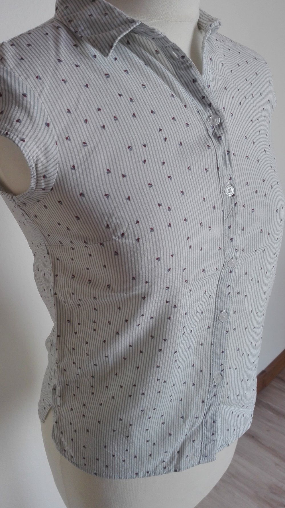 Weiß blau gestreifte Bluse mit Herzen in Größe 34 XS C&A Clockhouse mit leichten Puffärmeln