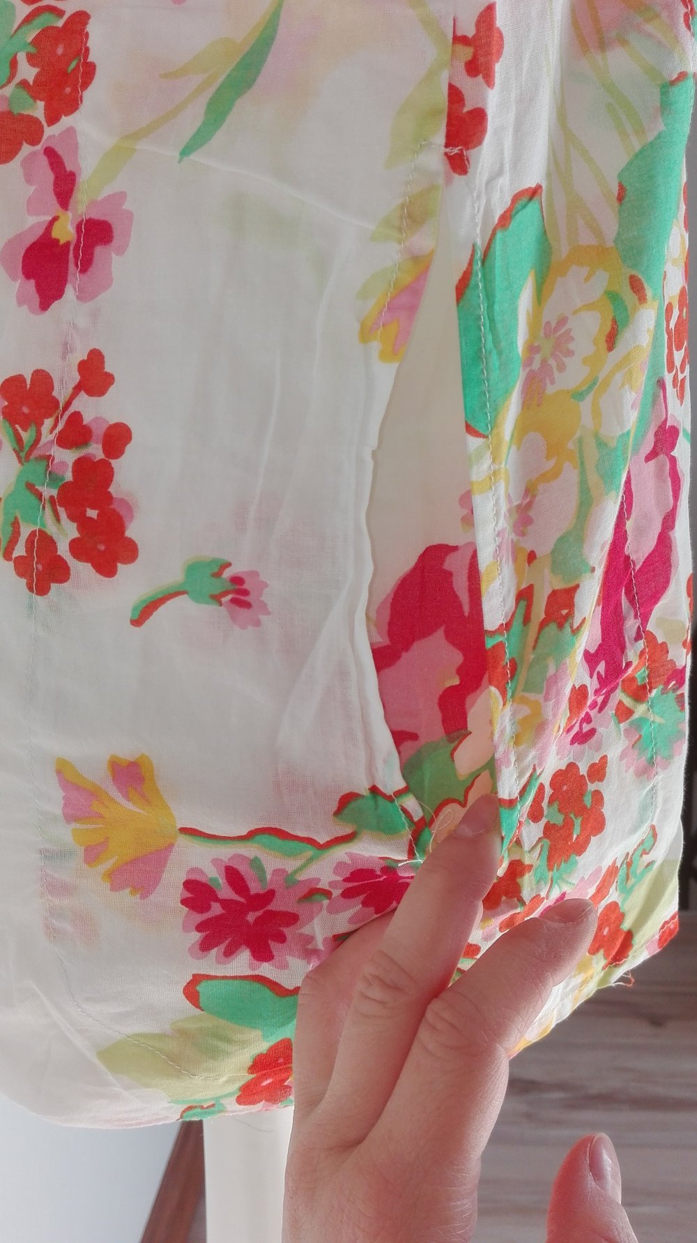 Florale langärmlige Bluse in Größe XS 34 / S 36