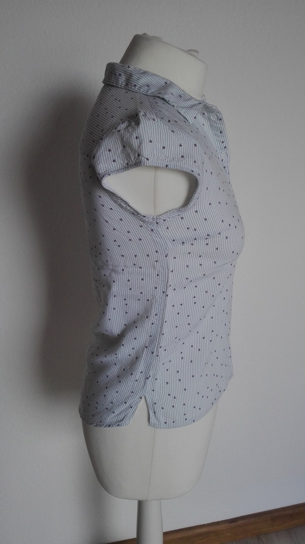 Weiß blau gestreifte Bluse mit Herzen in Größe 34 XS C&A Clockhouse mit leichten Puffärmeln