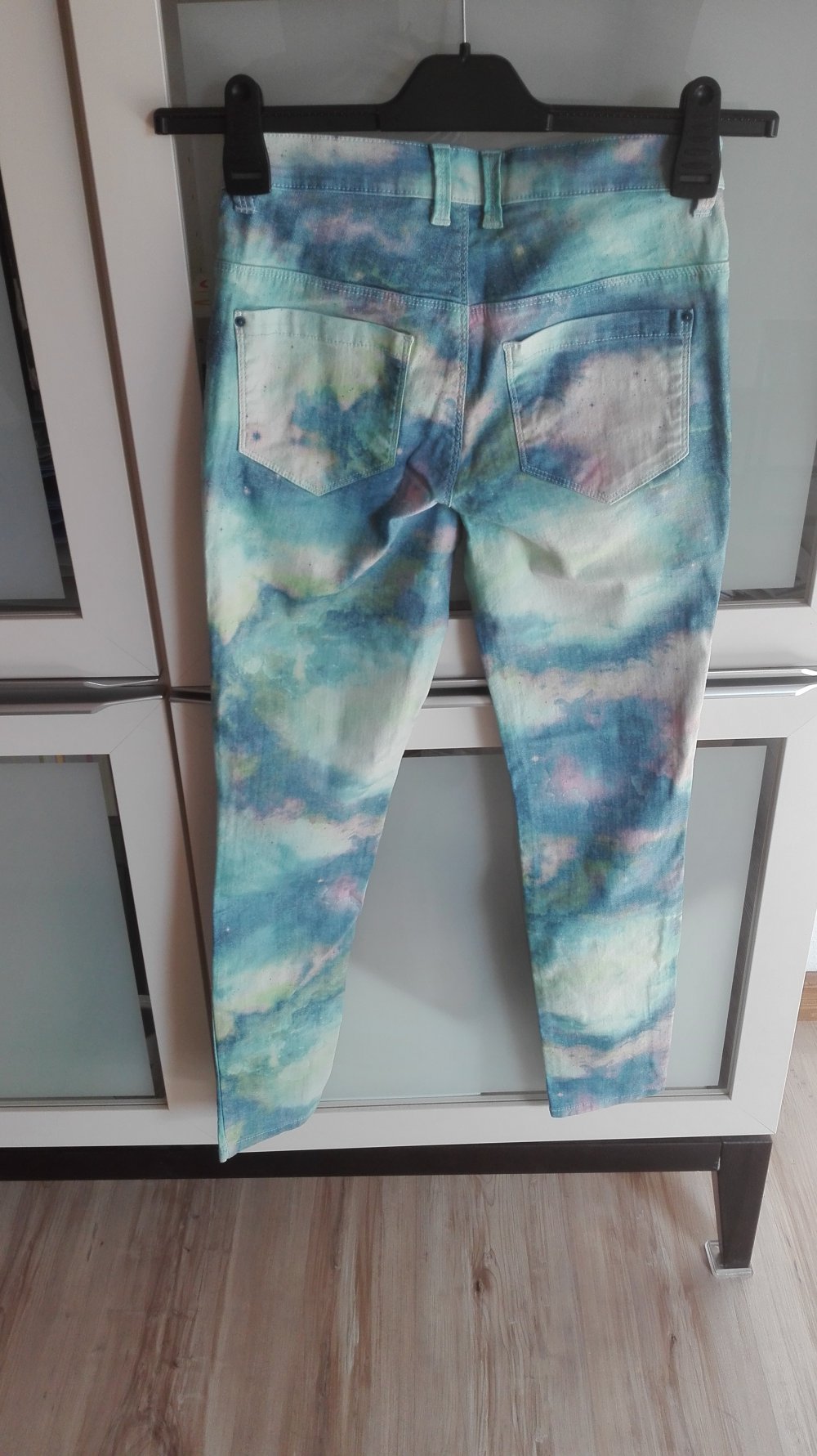 Ausgefallene Hose mit Pastell-Batik-Muster Größe S ONLY stretch