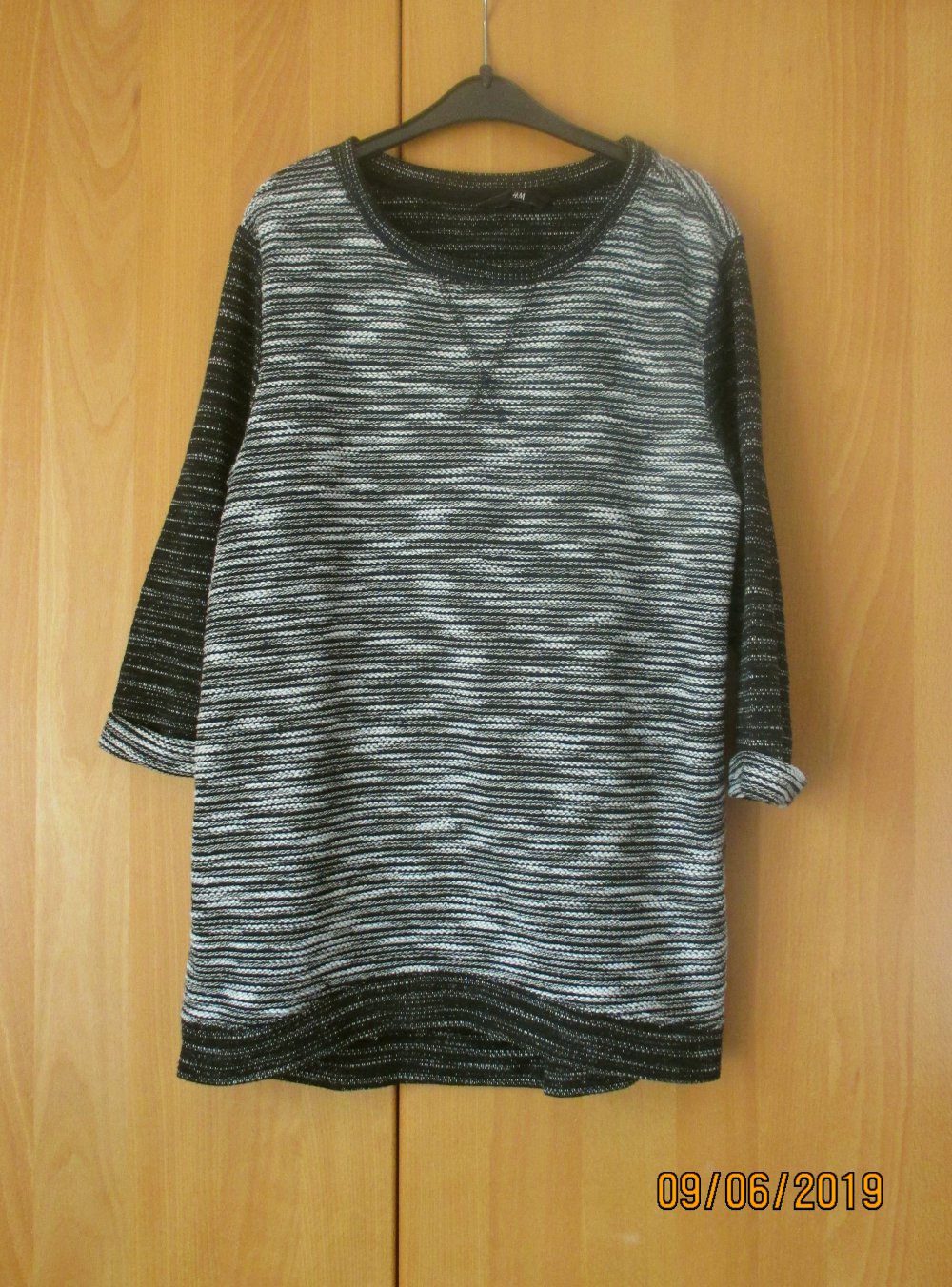 Schöner Pullover, grau-weiß meliert, Gr. XS/S