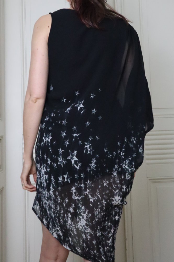 Religion, asymmetrisches Kleid mit Sternenmuster