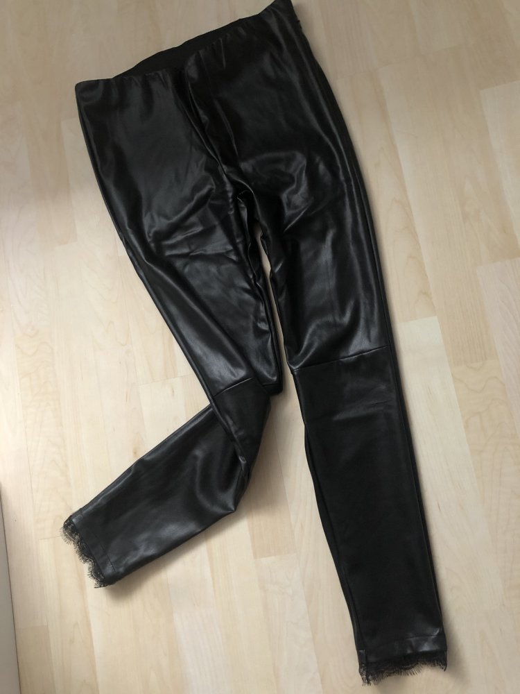 Enge Kunstleder-Hose mit Spitze / Leggings /Wetlook / L