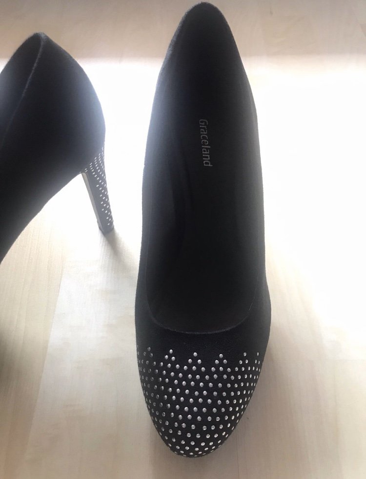 Schwarze Pumps gr.39 neuwertig Nieten Ziersteinchen
