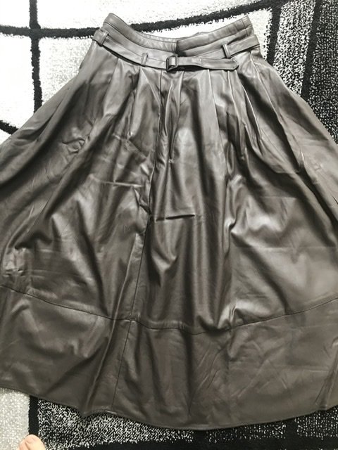 Kunstlederrock weitschingend Gr.36 taupe neu
