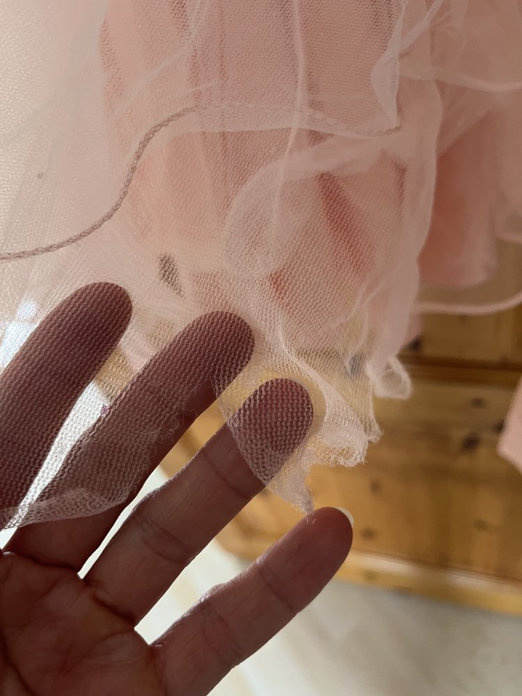 Schönes festliches Kleid für kleine Prinzessinnen