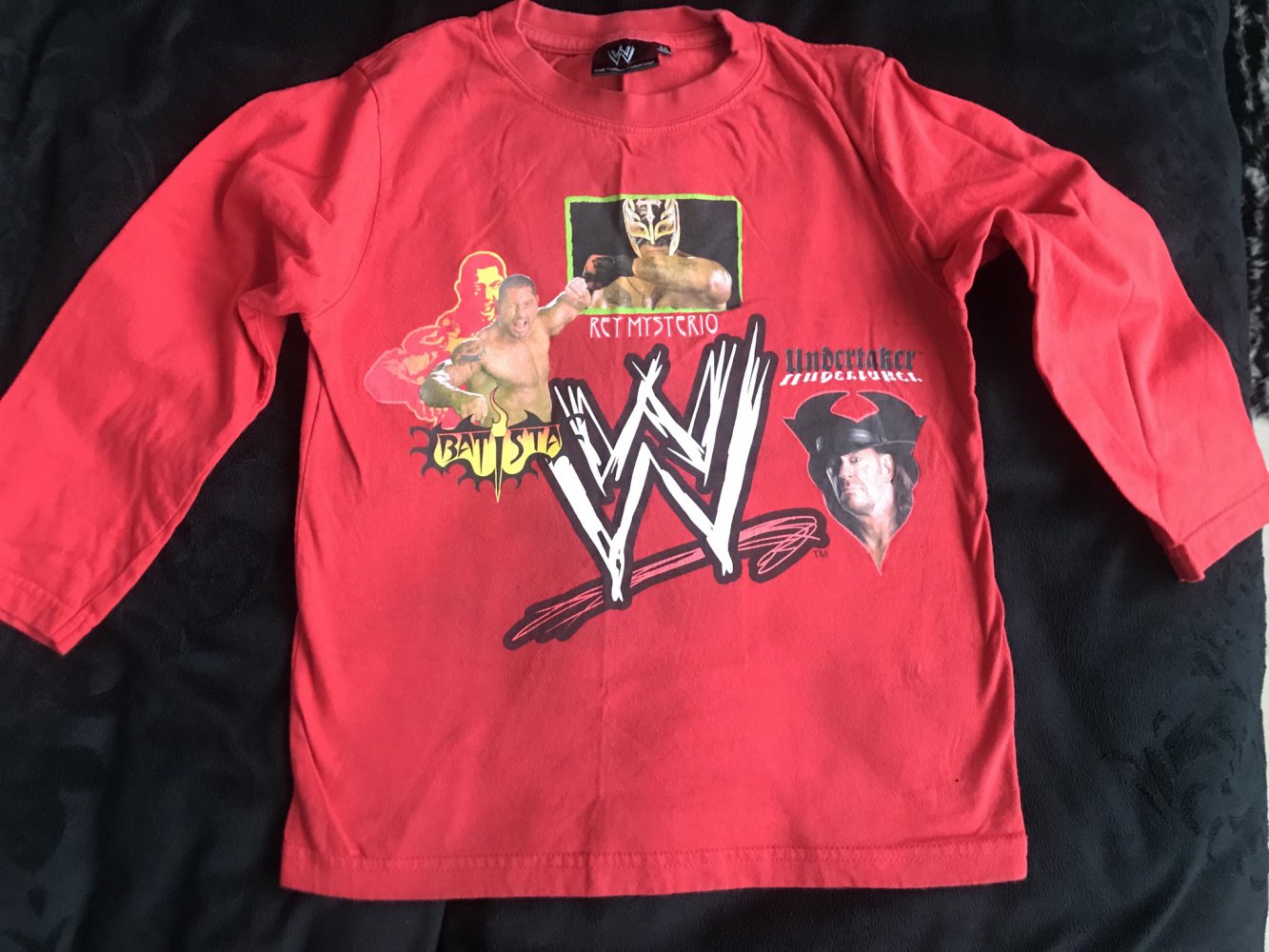 WWE longsleeve * Rey Mysterio * Undertaker * Batista 