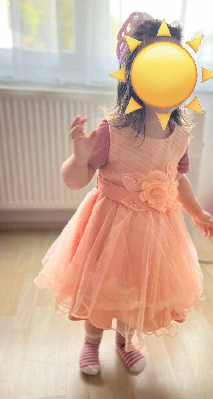 Schönes festliches Kleid für kleine Prinzessinnen
