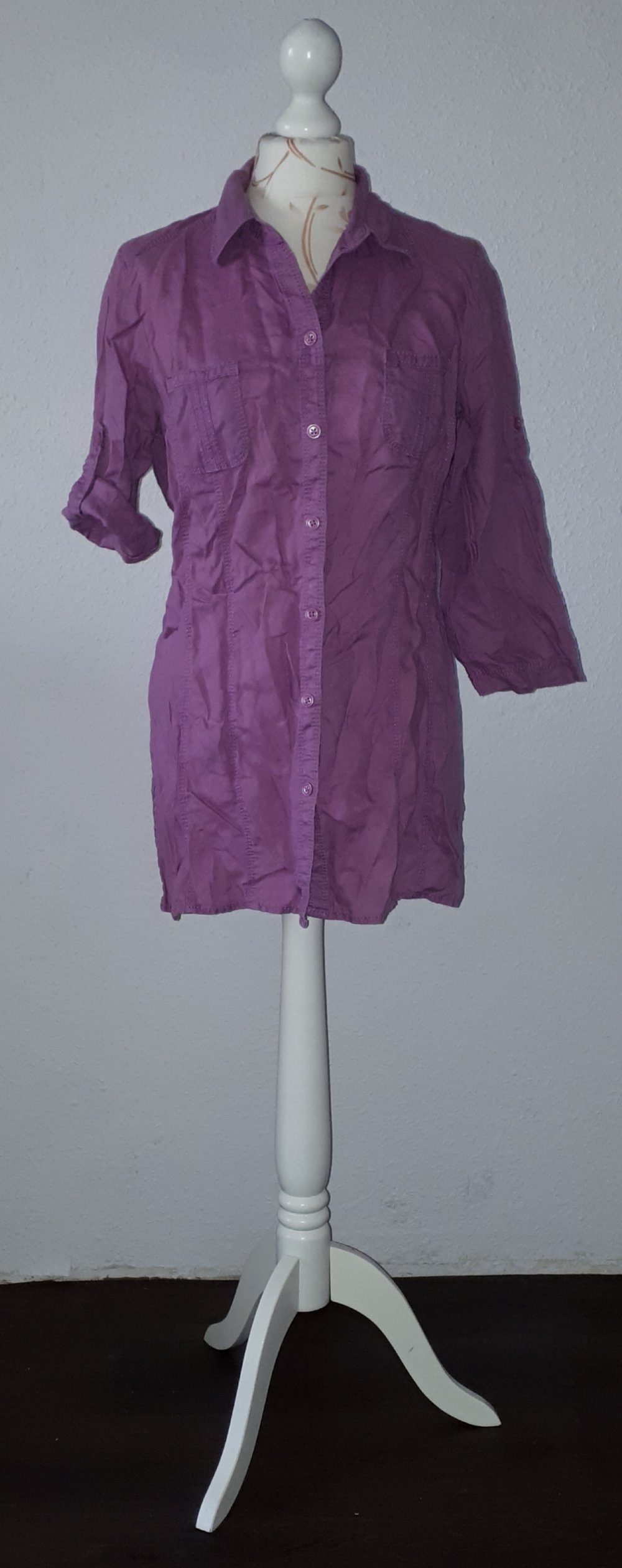 Lila Leinenbluse