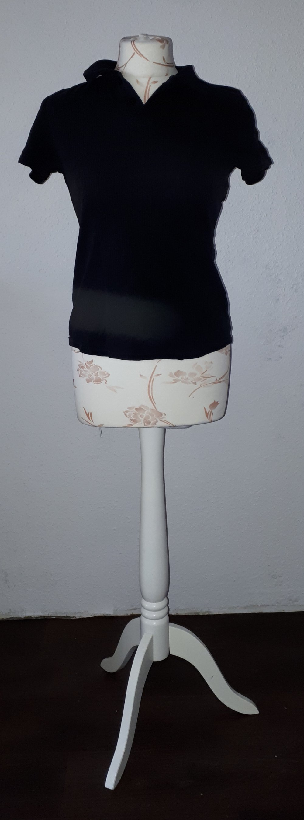Schwarzes Vintage Polo-Shirt mit Blumenknöpfen