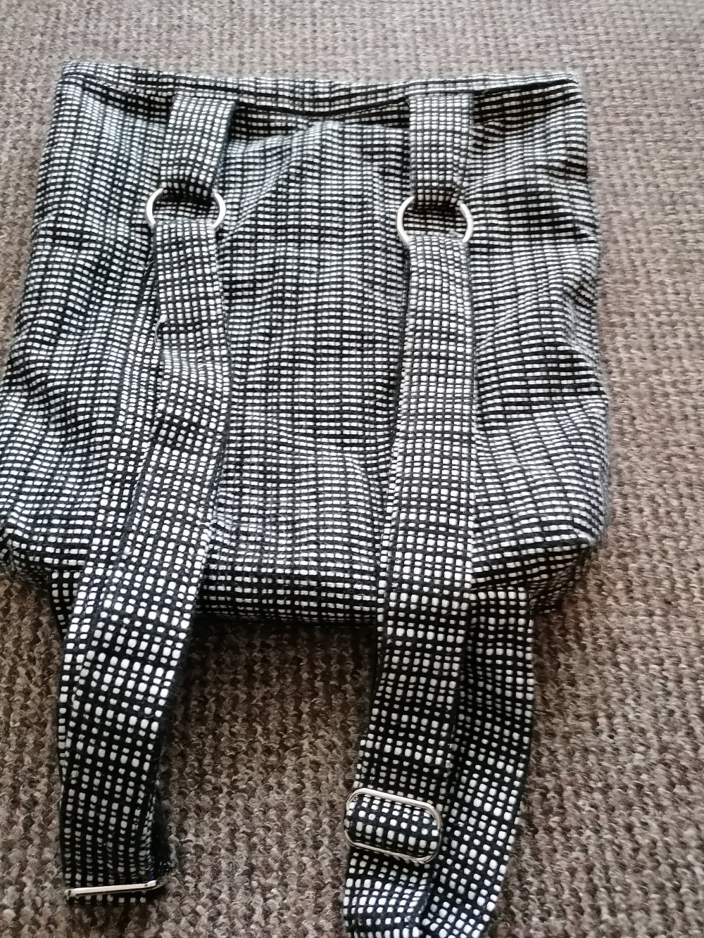 Arabeske Rucksack Handmade in Berlin Schwarz Weiß