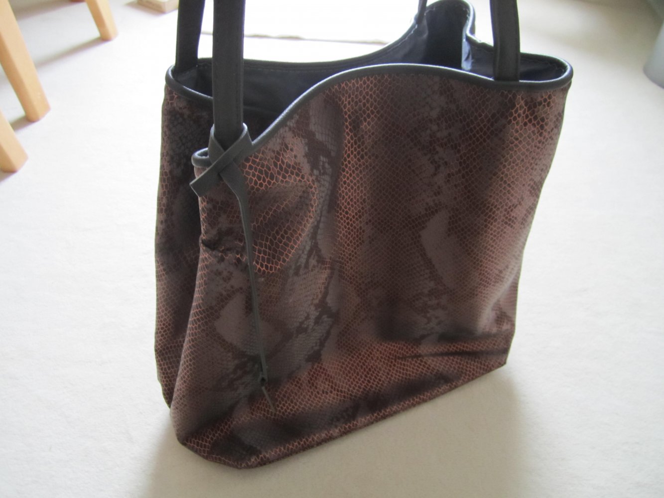 Tom Tailor Handtasche Schlangenlook kupferroter Schimmer NEU