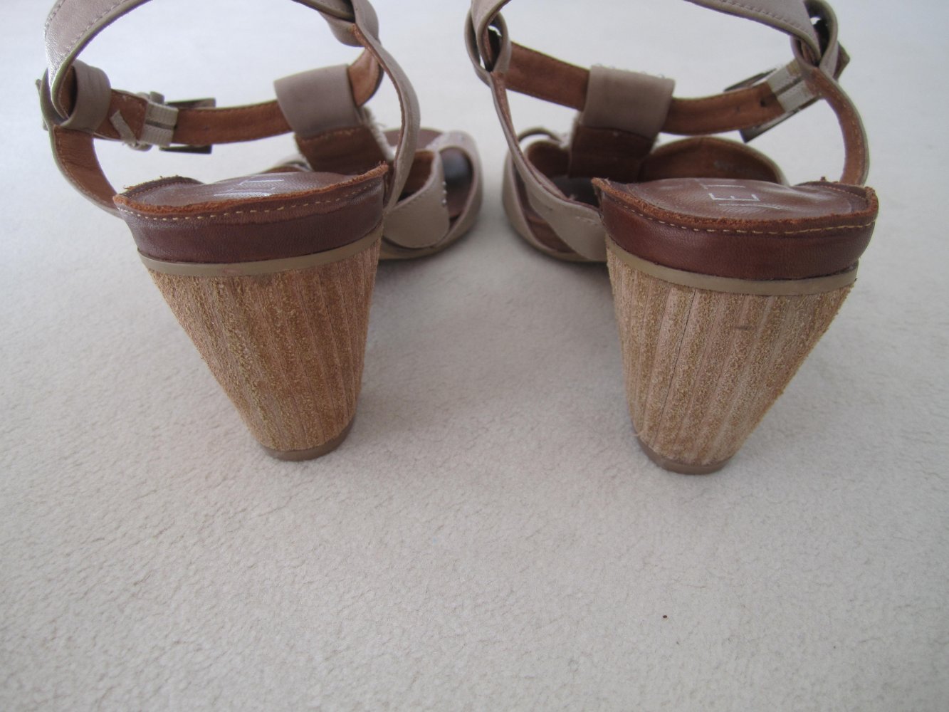 Jette Joop Sandalen Gr. 37 Leder beige Straß neuwertig