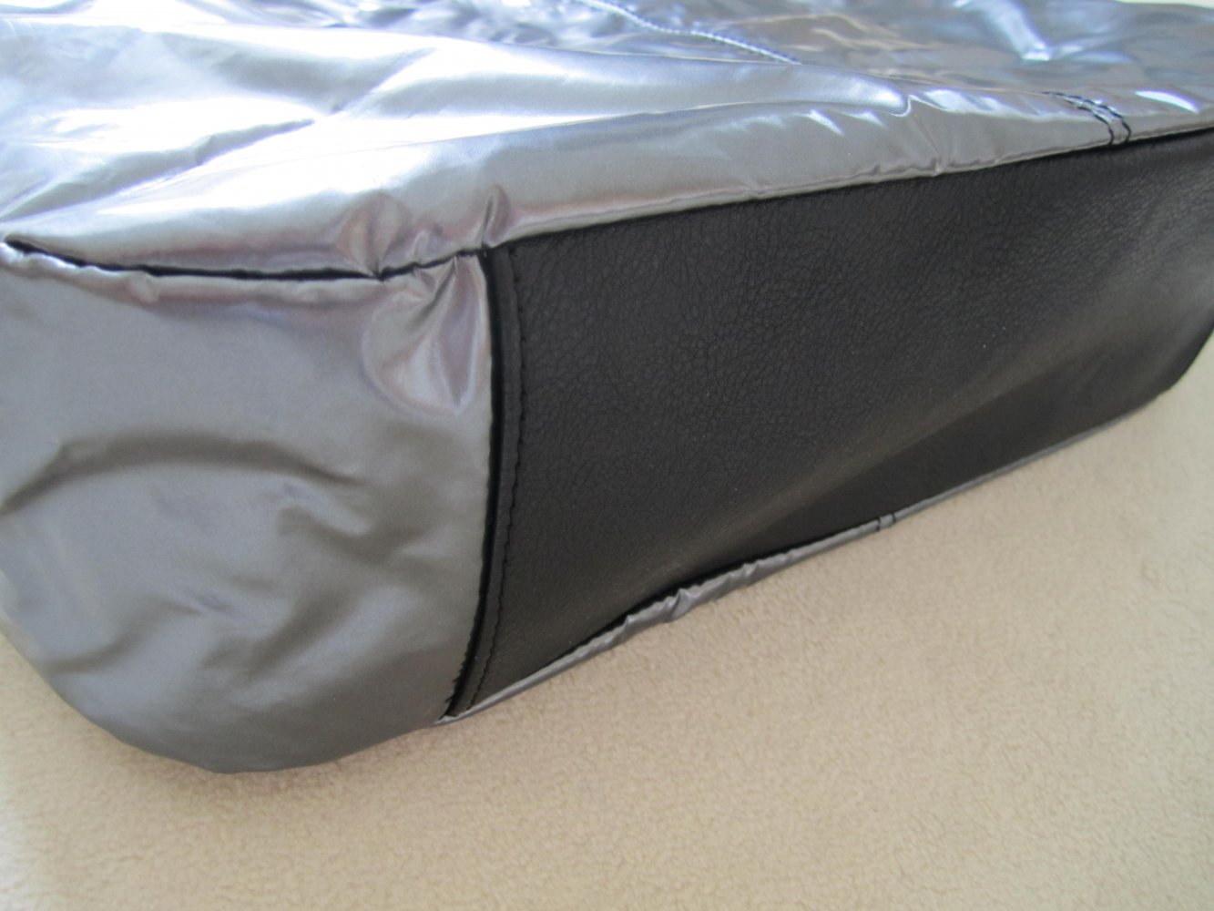 Tamaris Tasche Hobo Bag Maria Neu glänzend