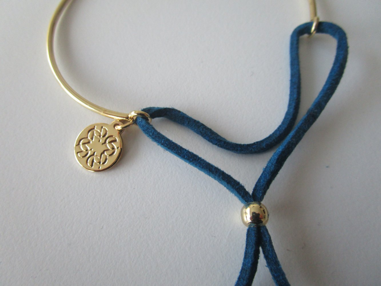 Goldenes Armband Elie Saab