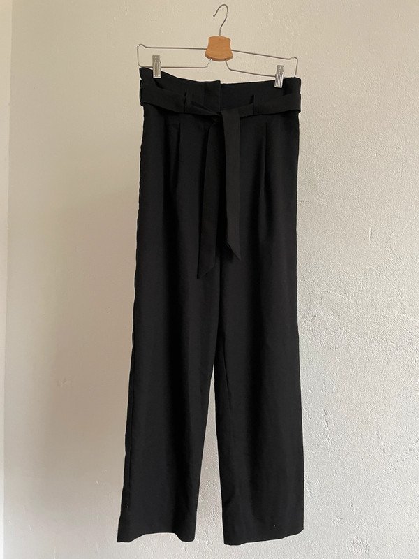 H&M Studio Paperback High Waist Hose mit Weitem Bein