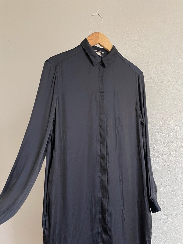 H&M Trend dunkelbalue lange Bluse