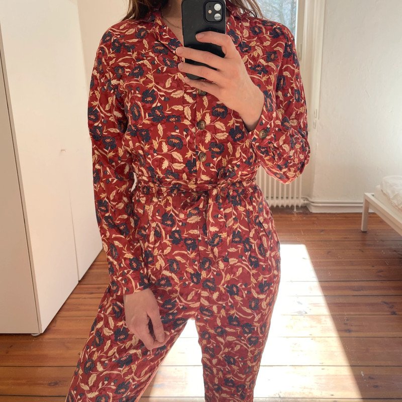 Urban Outfitters Overall mit Blumenmuster