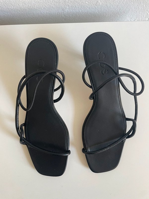 Cos Kitten Heels Sandalen