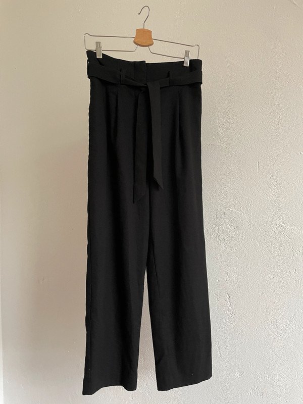 H&M Studio Paperback High Waist Hose mit Weitem Bein