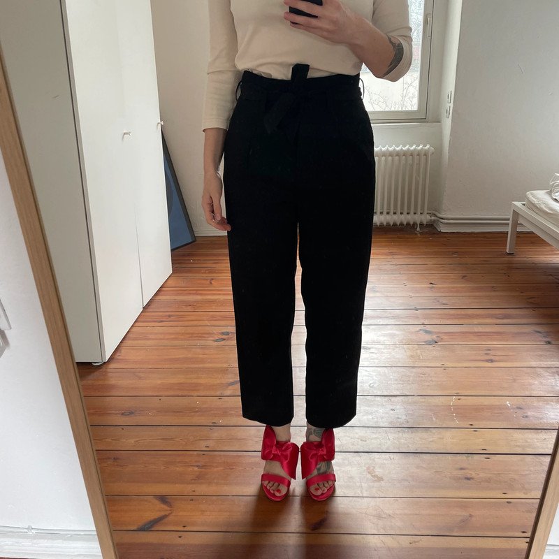 H&M Studio Paperback High Waist Hose mit Weitem Bein