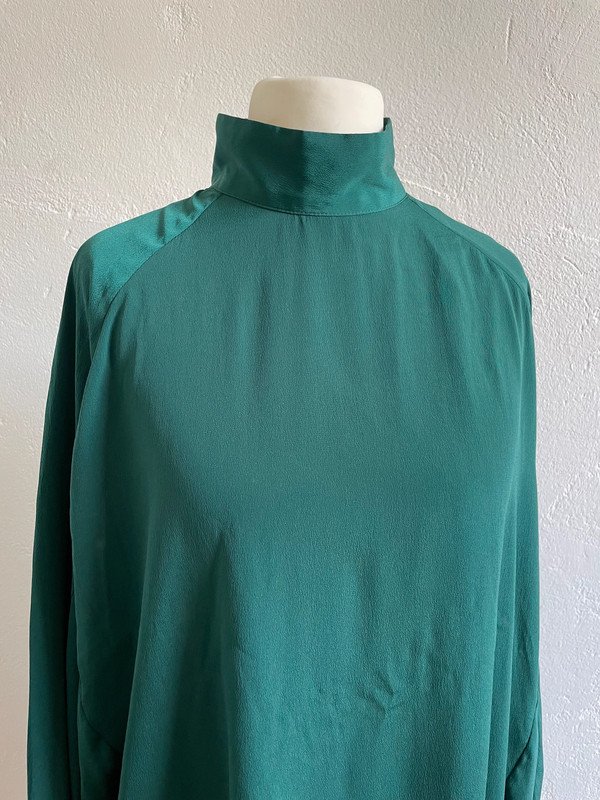 Vintage Bluse Secondhand lang mit Stehkragen